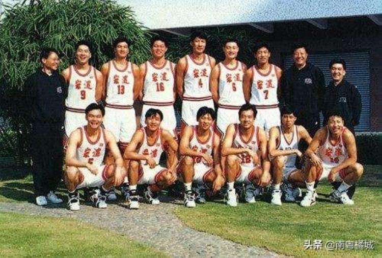 广东宏远第一批球员「广东宏远男篮1995至1996年CBA第一个赛季队员简介你认识多少个」