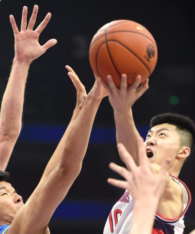 篮球cba第三阶段时代中国广州对阵北京首钢队「篮球CBA第三阶段时代中国广州对阵北京首钢」