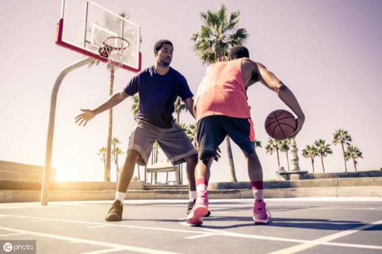 打篮球的团队合作精神「打篮球最重要的是不是团队精神」