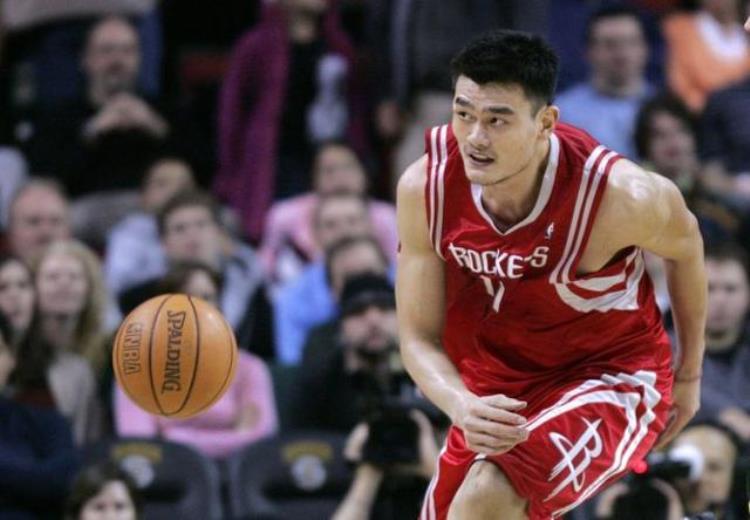 中国篮坛的伟人姚明的NBA传奇生涯故事
