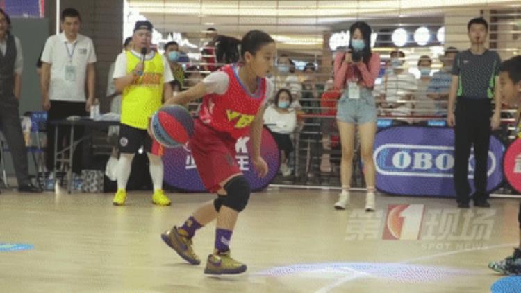 “篮球女孩”「一年十冠9岁的篮球女孩火出圈」
