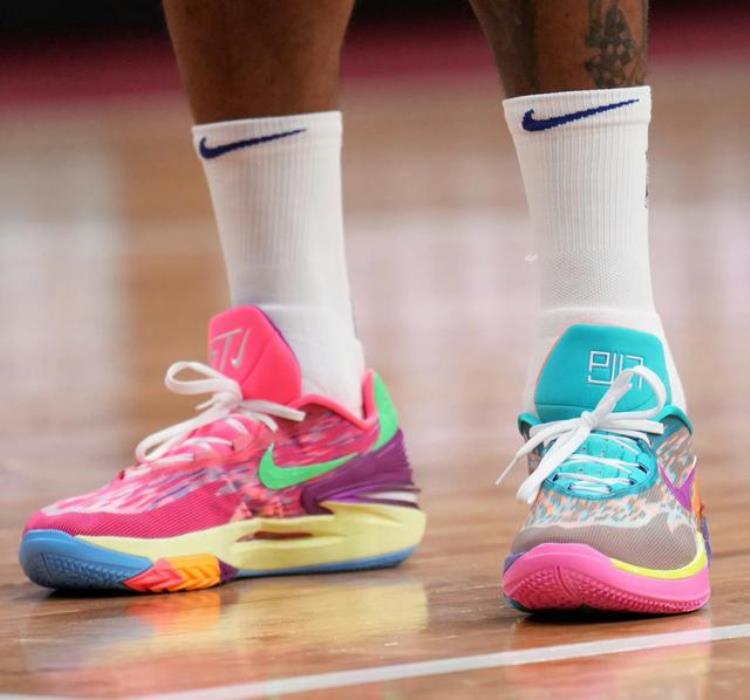 nba球员穿什么鞋「球鞋大盘点NBA季后赛球员们都穿什么你最支持哪支球队」