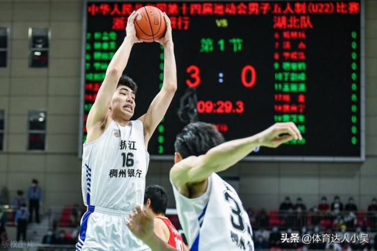 中国男篮身高最高的人「盘点中国男篮5名身高220米以上的球员谁能够真正接班姚明」