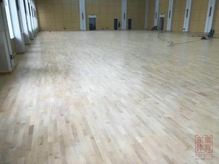 东奥体育篮球馆是怎么安装体育地板的「东奥体育篮球馆是怎么安装体育地板的」