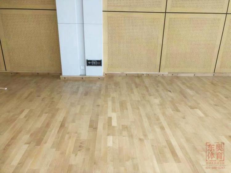 东奥体育篮球馆是怎么安装体育地板的「东奥体育篮球馆是怎么安装体育地板的」