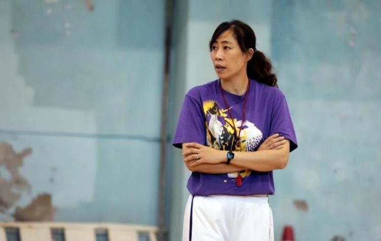 辽媒昳说体育点名王芳说她任人唯亲国家队教练大多是辽宁人