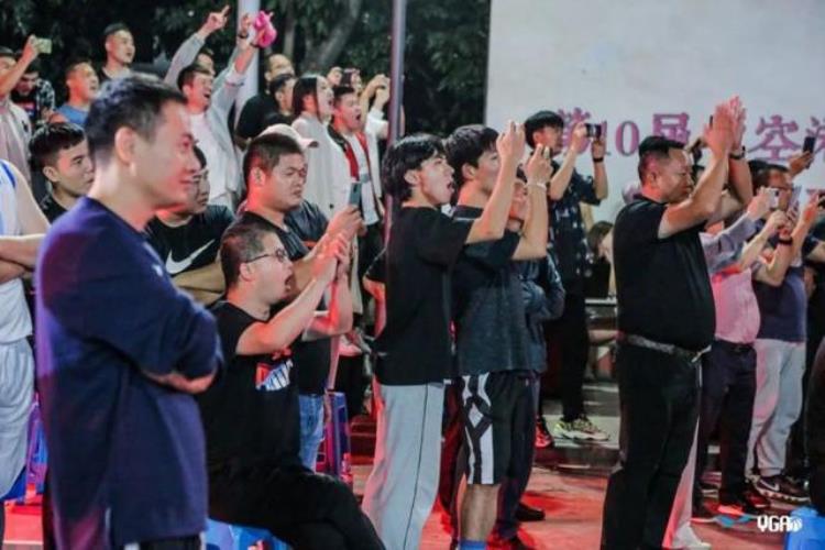 杭州篮球活动「杭州这个街道办的民间篮球赛10岁了现场还搞起超嗨的扣篮大赛」