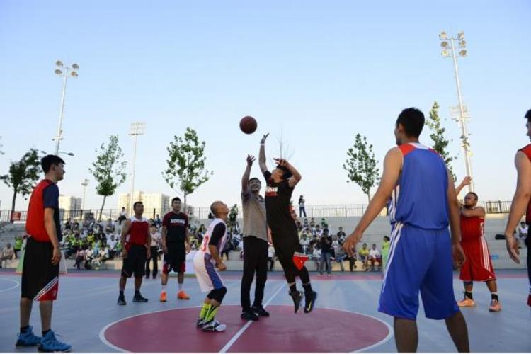 康宝莱新闻报道「康宝莱杯2015首都新闻媒体篮球联赛在京开幕」