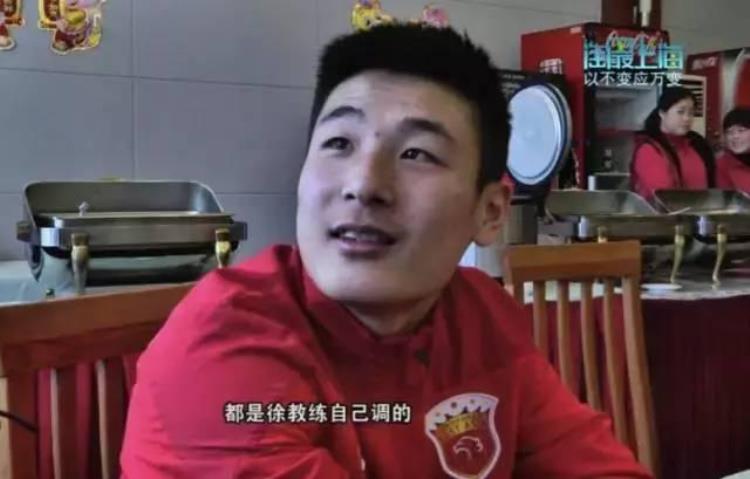 上海徐根宝足球学校官网「上港中超夺冠背后是74岁徐根宝的十年磨一剑下一个十年呢」