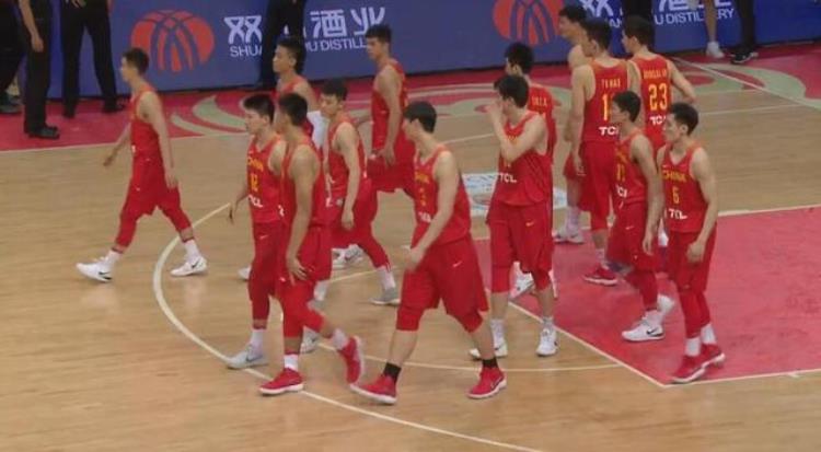 中国男篮与朝鲜男篮进行混编友谊赛两队以130平握手言和