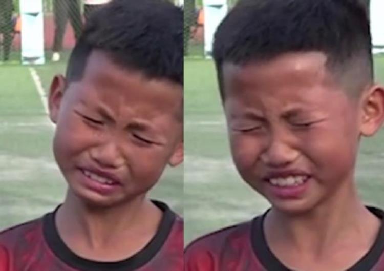 终于夺冠了9岁足球小将夺冠后痛哭网友看肤色就知道很用功