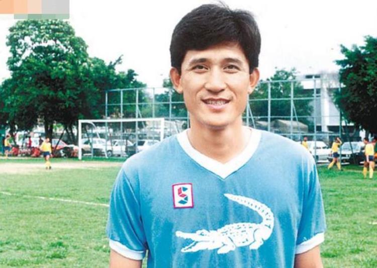 香港踢足球的明星「足球运动员出身的五位香港演员展昭实力上榜其中一人还是影帝」