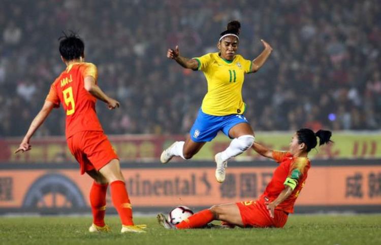 中国女足击败巴西夺冠「太霸气中国女足42力克巴西点球大战夺冠终于打破12年魔咒」
