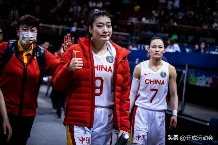 中国女篮美女李梦简历「中国女篮12名球员抵达清远训练基地李梦参加与否还是未知数」