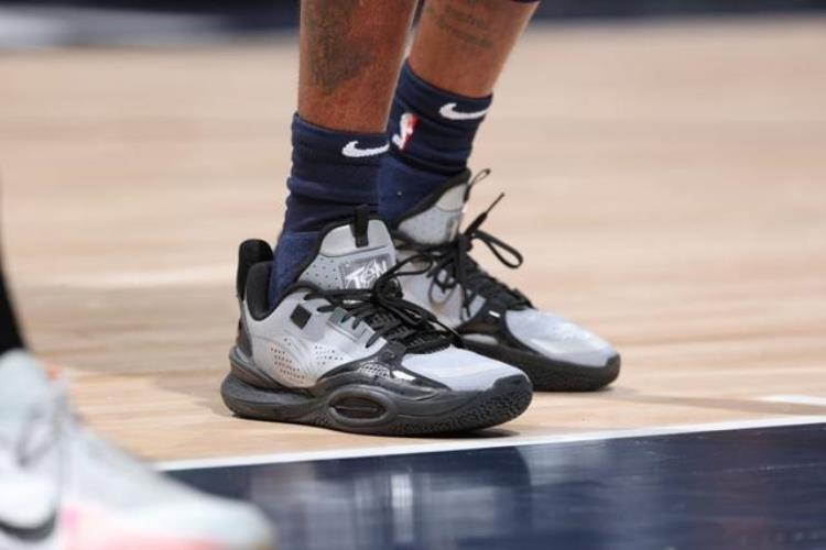 NikeKOBE5代VS保罗乔治PG6代欧文1代NBA赛季球星篮球鞋上脚合集