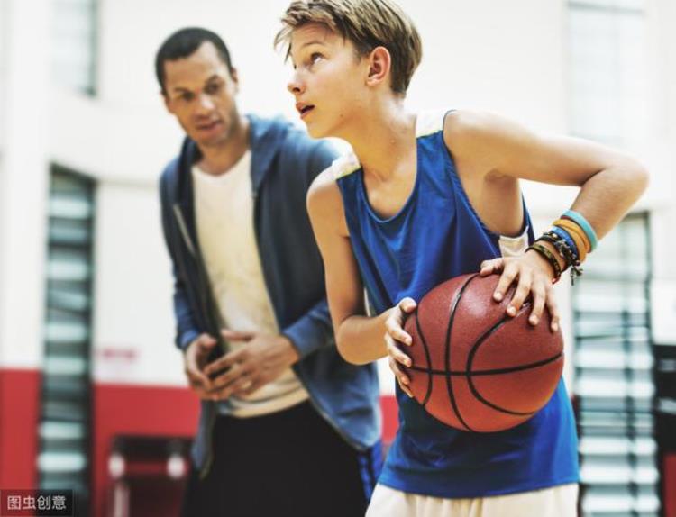 在篮球教学中如何发现和纠正错误?「篮球教学过程中学员会出现的各种常见错误及纠正方法」