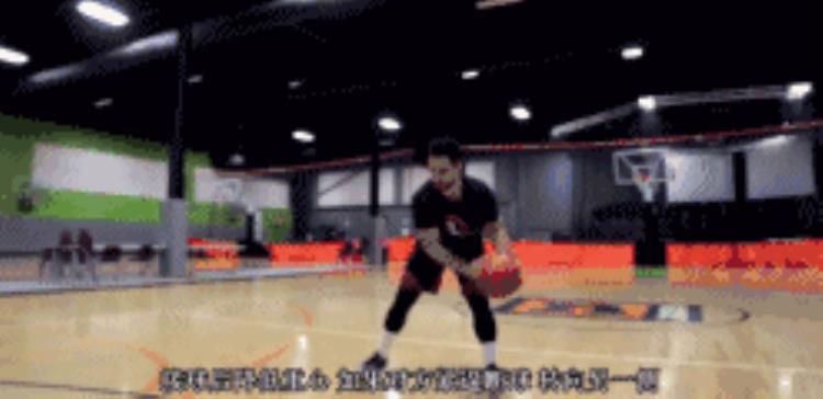 篮球如何训练跳投「突不进去内线怎么办美国篮球训练师教你变向跳投」