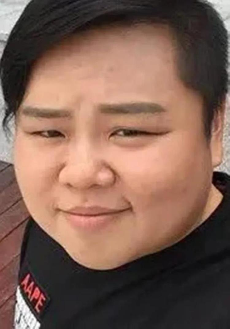 一路走好38岁男星陈辰离世前天刚和好友喝酒怀疑和肥胖有关