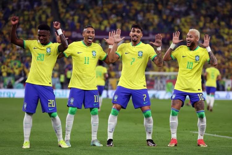 巴西换上第3门将改写世界杯92年历史26人全部登场羞辱韩国