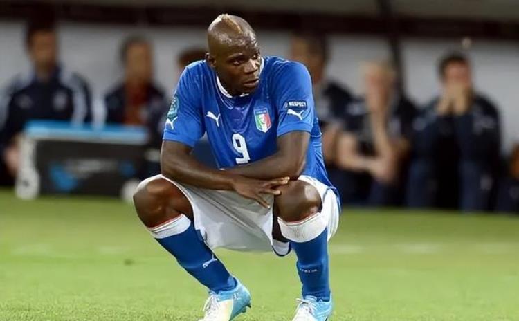 意大利队去年拿下欧洲杯今年怎么连世界杯都进不去了