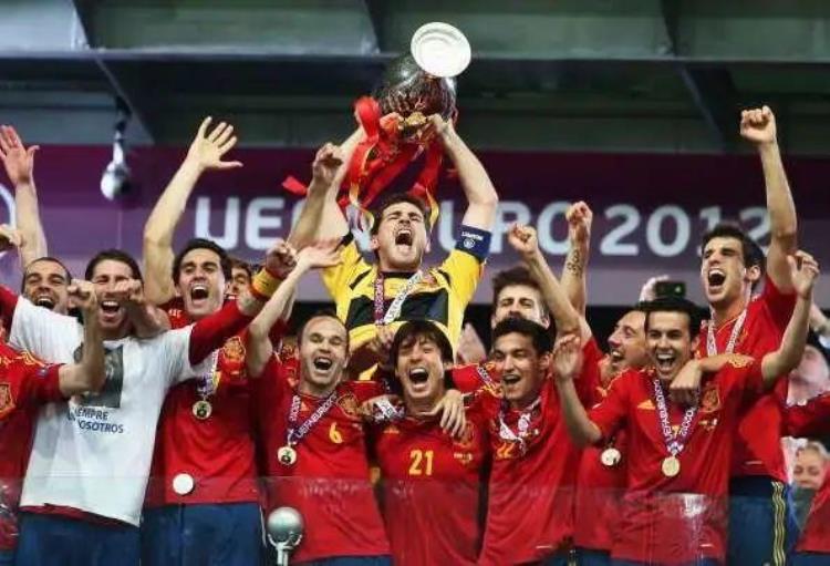 欧洲杯决赛最大分差「经典回顾欧洲杯决赛历史上最悬殊的比分老男孩们最后的荣光」