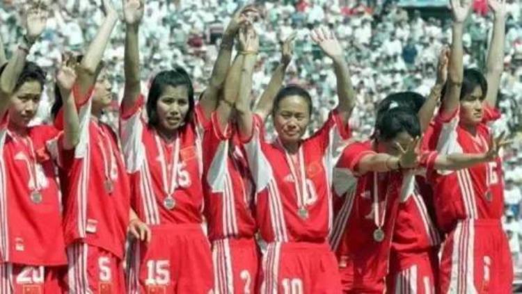 1999 女足世界杯「史海钩沉1999年女足世界杯34铿锵玫瑰34遗憾中华丽落幕」