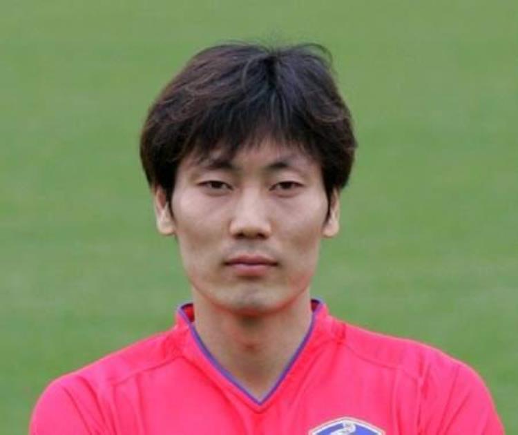 韩国队在2002年韩日世界杯足球赛上杀入四强的教练是谁「揭秘韩国杀入2002年世界杯四强功臣多数和中国足球有密切联系」