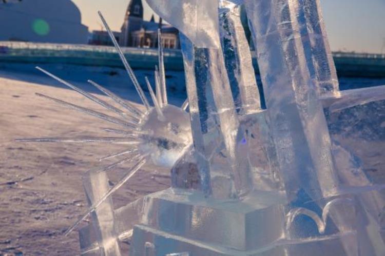 艺术家制作1000座冰雕人「17国艺术家51座冰雕艺术精品给你一场眼部spa」