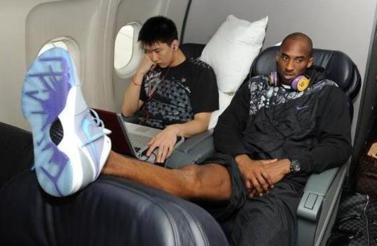 nba球队坐什么飞机「揭秘NBA球星坐飞机都在干啥姚明很安静罗德曼本性难移」