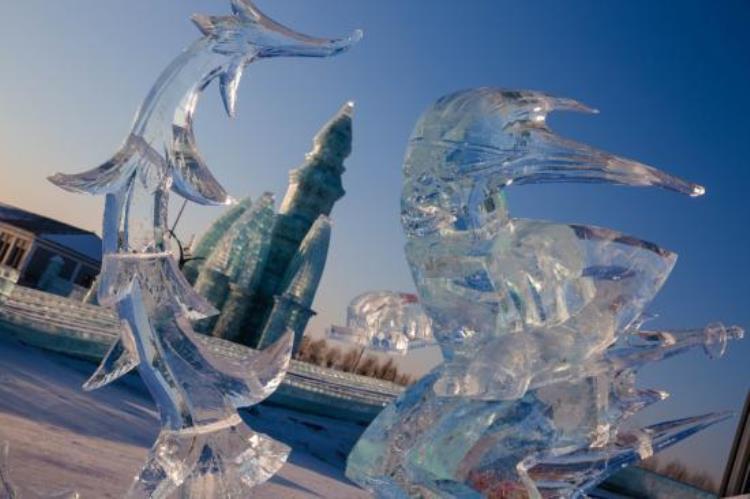 艺术家制作1000座冰雕人「17国艺术家51座冰雕艺术精品给你一场眼部spa」