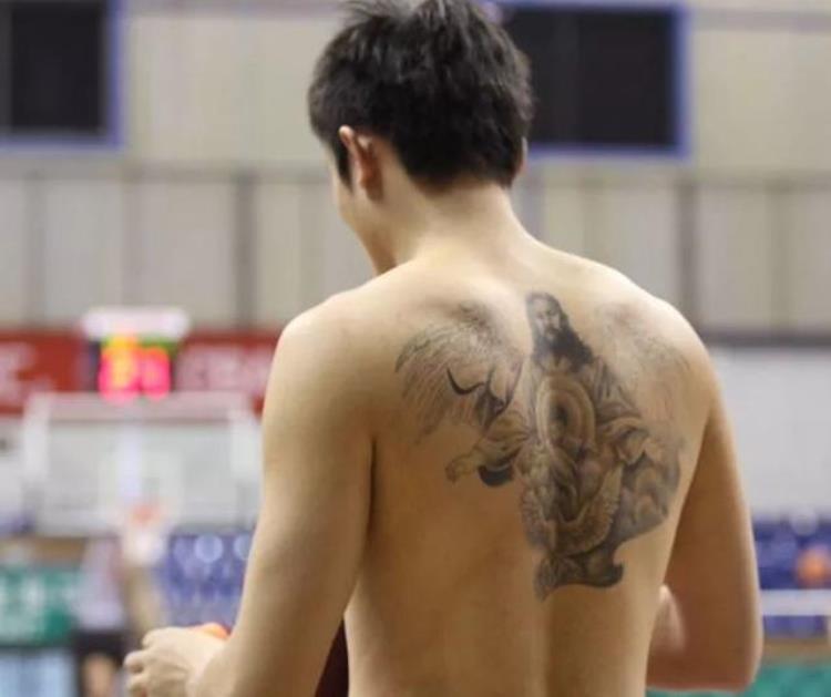 nba球星搞笑中文纹身「NBA球星爆笑汉字纹身大盘点罗斯是真的走心了」