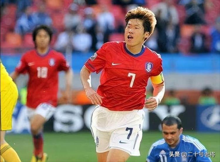 世界杯回顾2002年世界杯韩国队的战绩是怎样的