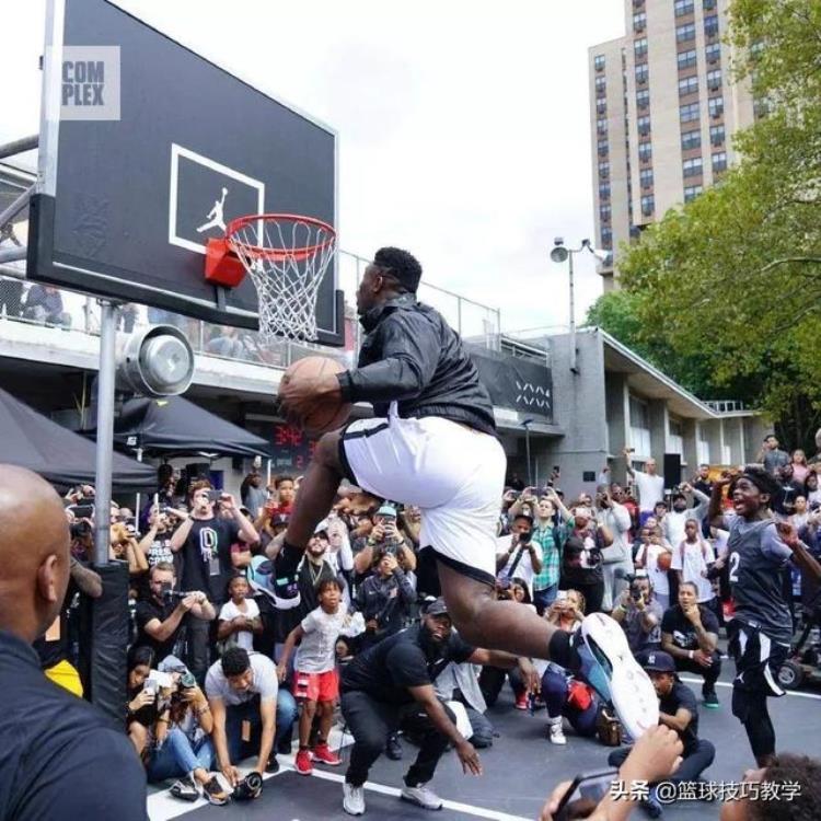 锡安生涯首秀「4个月3次受伤状元锡安又一次受伤接受NBA生涯第一次手术」