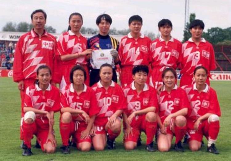 女足历年战绩「国人骄傲中国女足征战历届世界杯回顾难忘20年前玫瑰绽放」