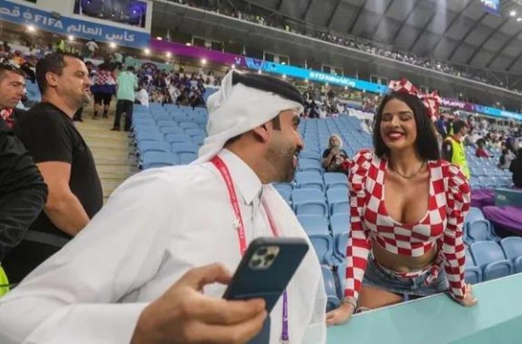 世界杯外网「外国人太开放世界杯决赛不穿上衣女球迷将面临卡塔尔法律制裁」
