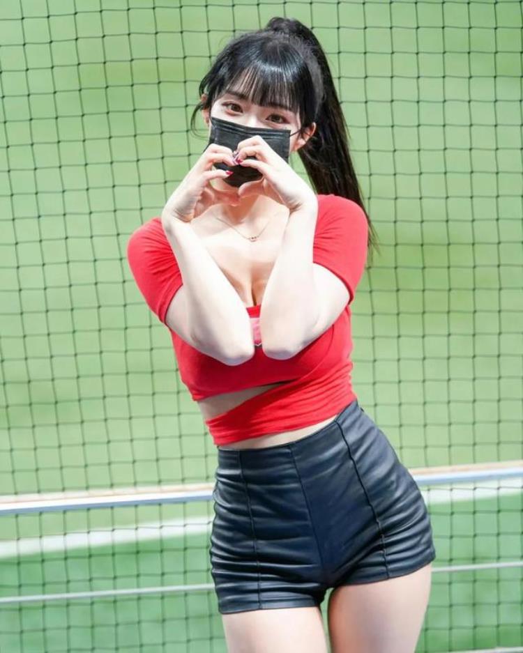 韩国足球颜值「世界杯只看球怎么行韩国最美足球宝贝身材火辣超吸睛」