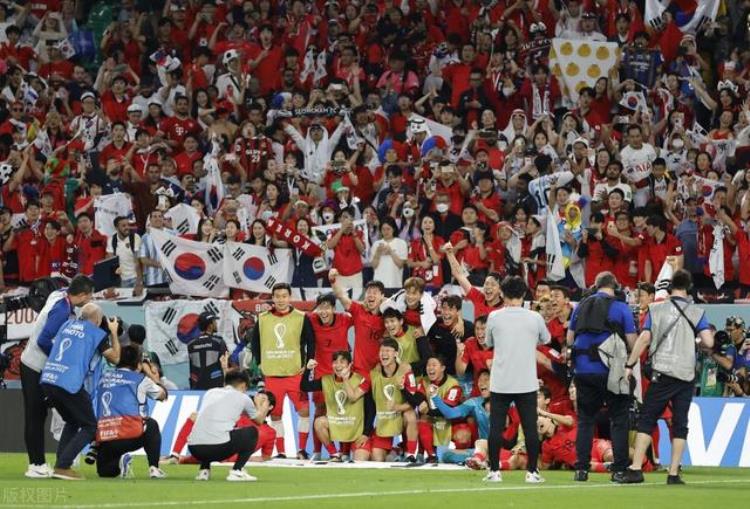 韩国世界杯战绩「韩国世界杯16强奖金曝光人均54万球迷这点钱国足看不上」