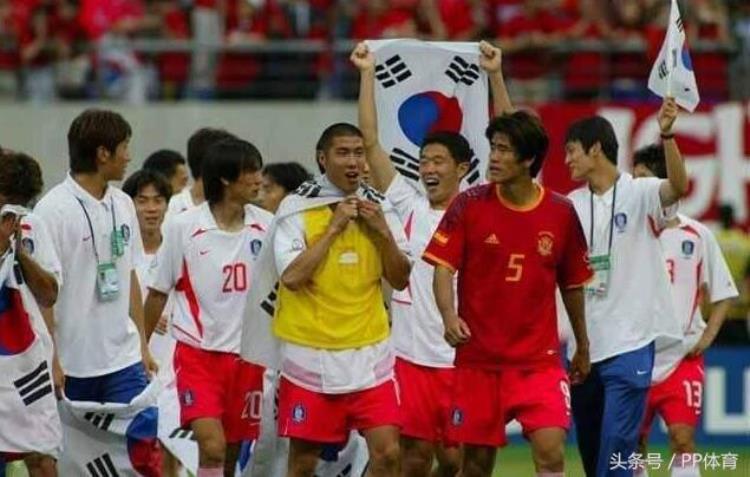 02年世界杯韩国裁判现在怎么了「俄罗斯球迷嘲讽02年韩国世界杯和韩国一样裁判帮我们进4强」
