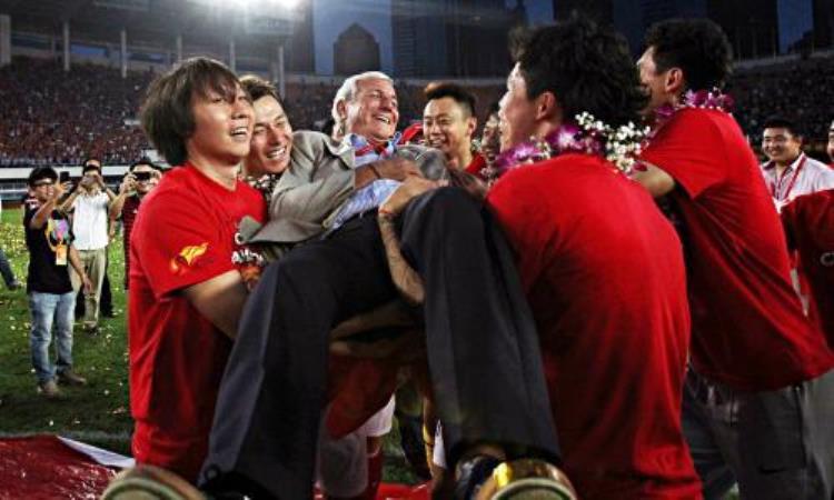 里皮签约国足「里皮恒大是中国最好的球队国足想进世界杯要满足2个条件」
