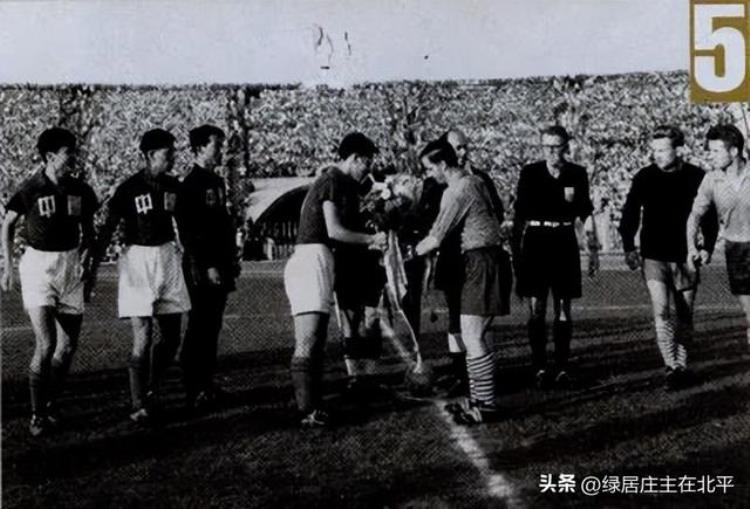中国 第一次冲击世界杯「中国队第一次冲击世界杯是在哪里摔倒的呢听比赛背后的故事」