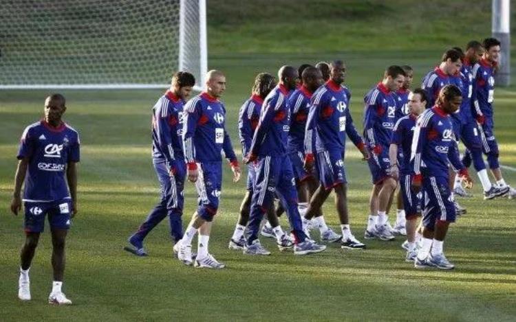 大赛之前又要内讧回顾一下2010年南非法国队的罢训事件