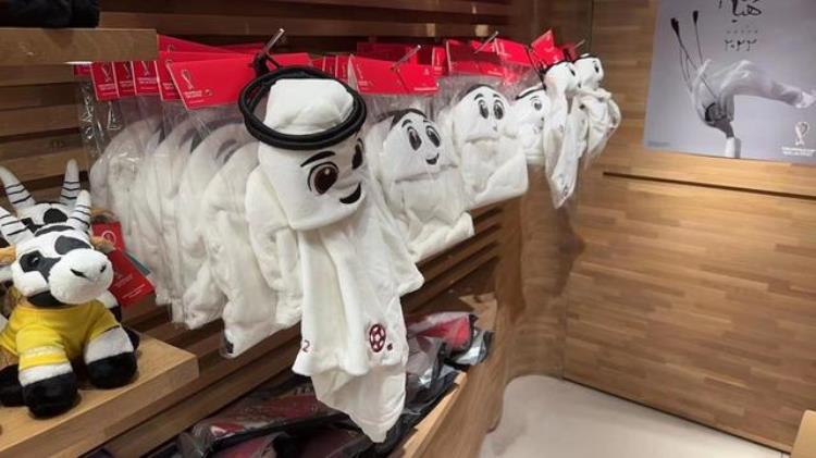 豫上卡塔尔丨卡塔尔世界杯卖爆的纪念品是哪款球迷感叹热度堪比冰墩墩
