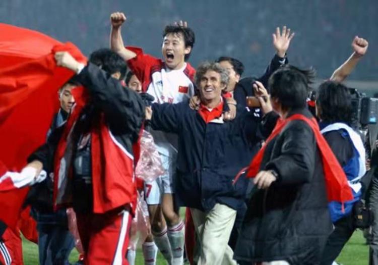 02年世界杯已经过去20年中国足球退步了多少