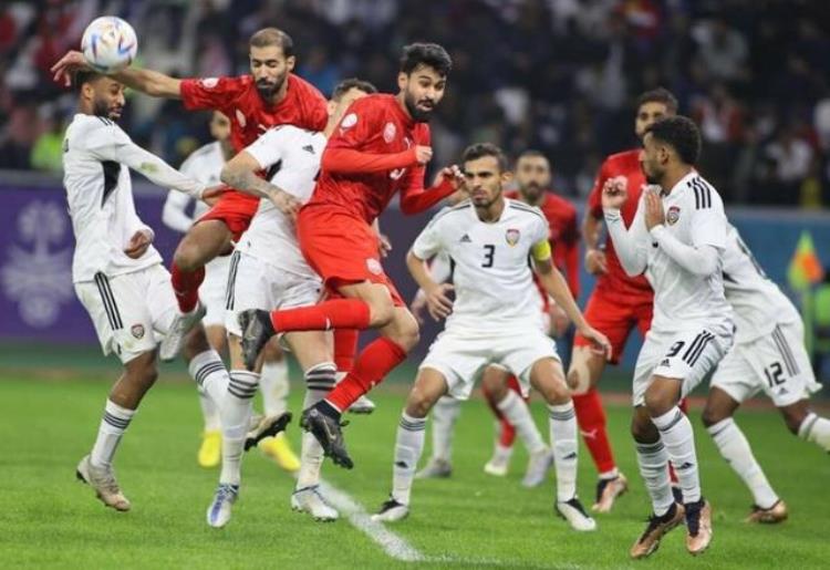沙特足球比赛「亚洲足坛3大冷门沙特02卡塔尔12大黑马登顶国足出线难了」