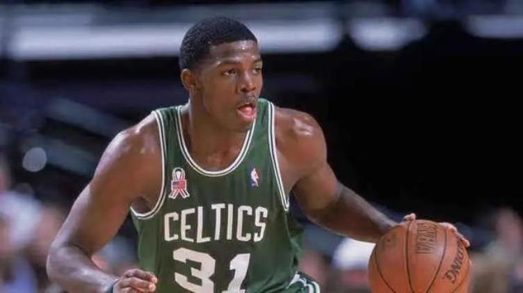 nba超过40岁的球员「40岁重返NBA20年前被选中的球员今天复出首秀表现如何」