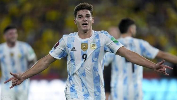 阿根廷与厄瓜多尔赛况「世预赛阿根廷补时丢球11厄瓜多尔31场不败追平队史纪录」