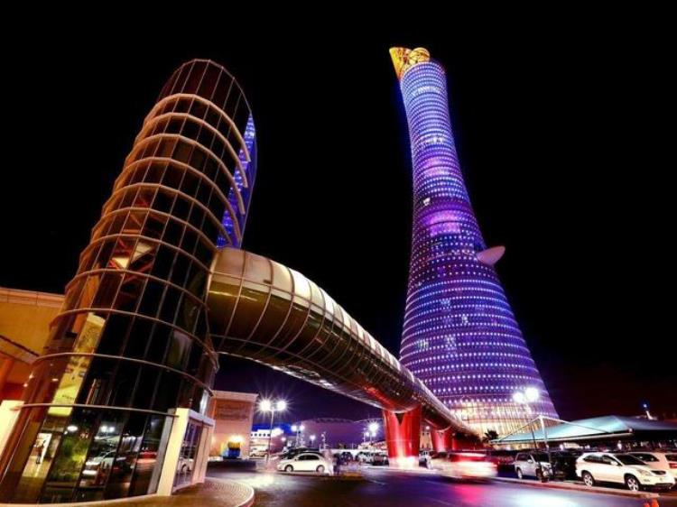 卡塔尔最大足球场「中国男足下榻的酒店曝光超5星级标准是卡塔尔最高的摩天大楼」