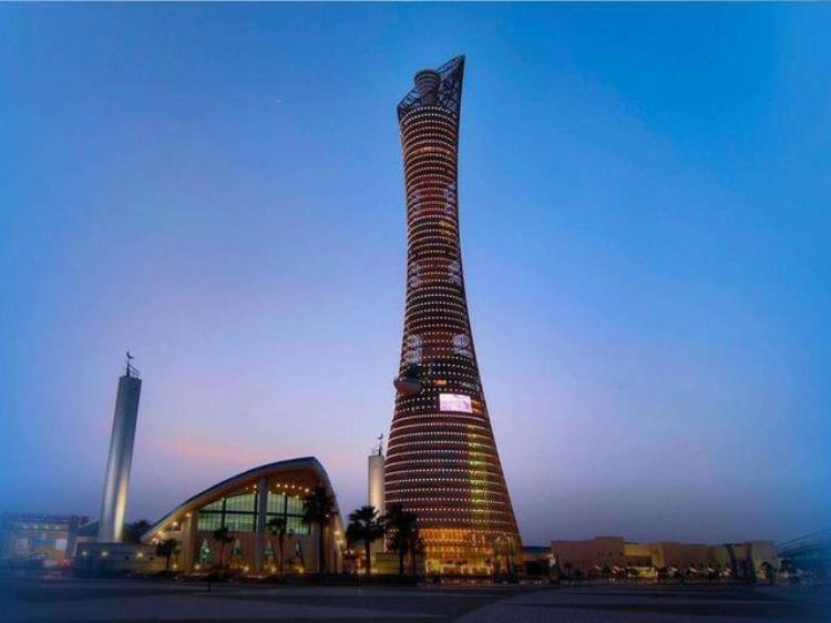 卡塔尔最大足球场「中国男足下榻的酒店曝光超5星级标准是卡塔尔最高的摩天大楼」