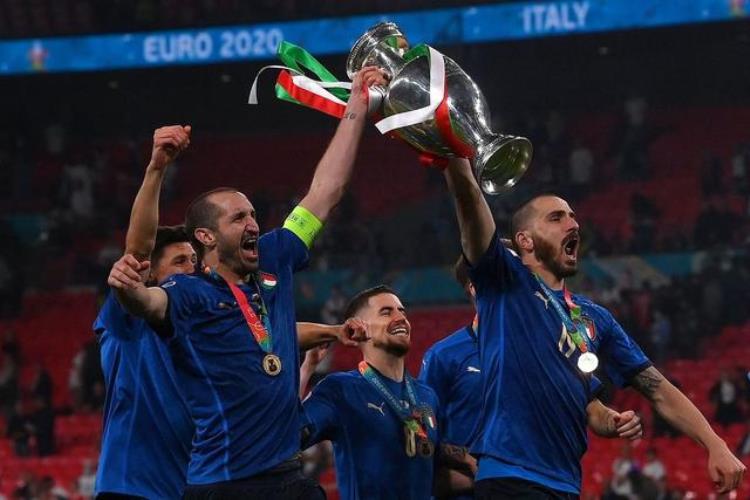 意大利时隔53年再夺欧洲杯「沉沦之路意大利是如何从欧洲冠军到连续二次无缘世界杯的」