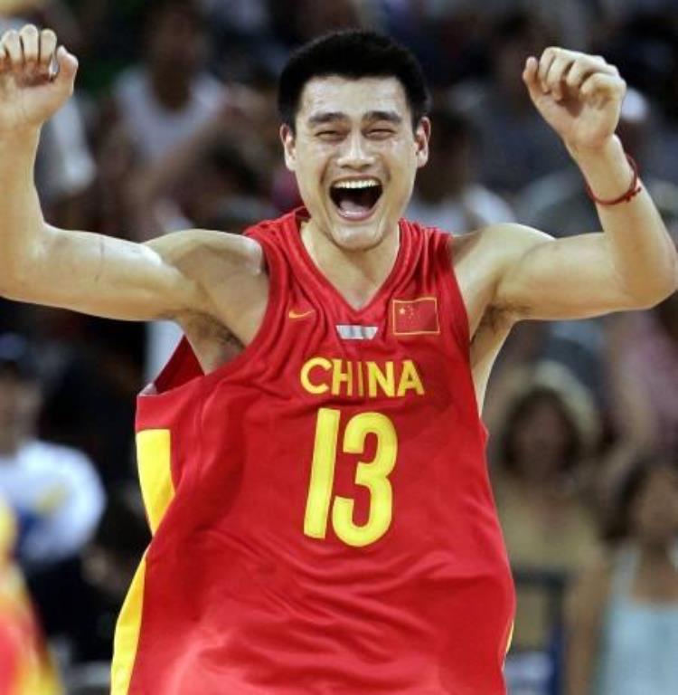 中国男篮2004「中国男篮在国际创下的奇迹黄金一代赢3大强队04力克世界冠军」